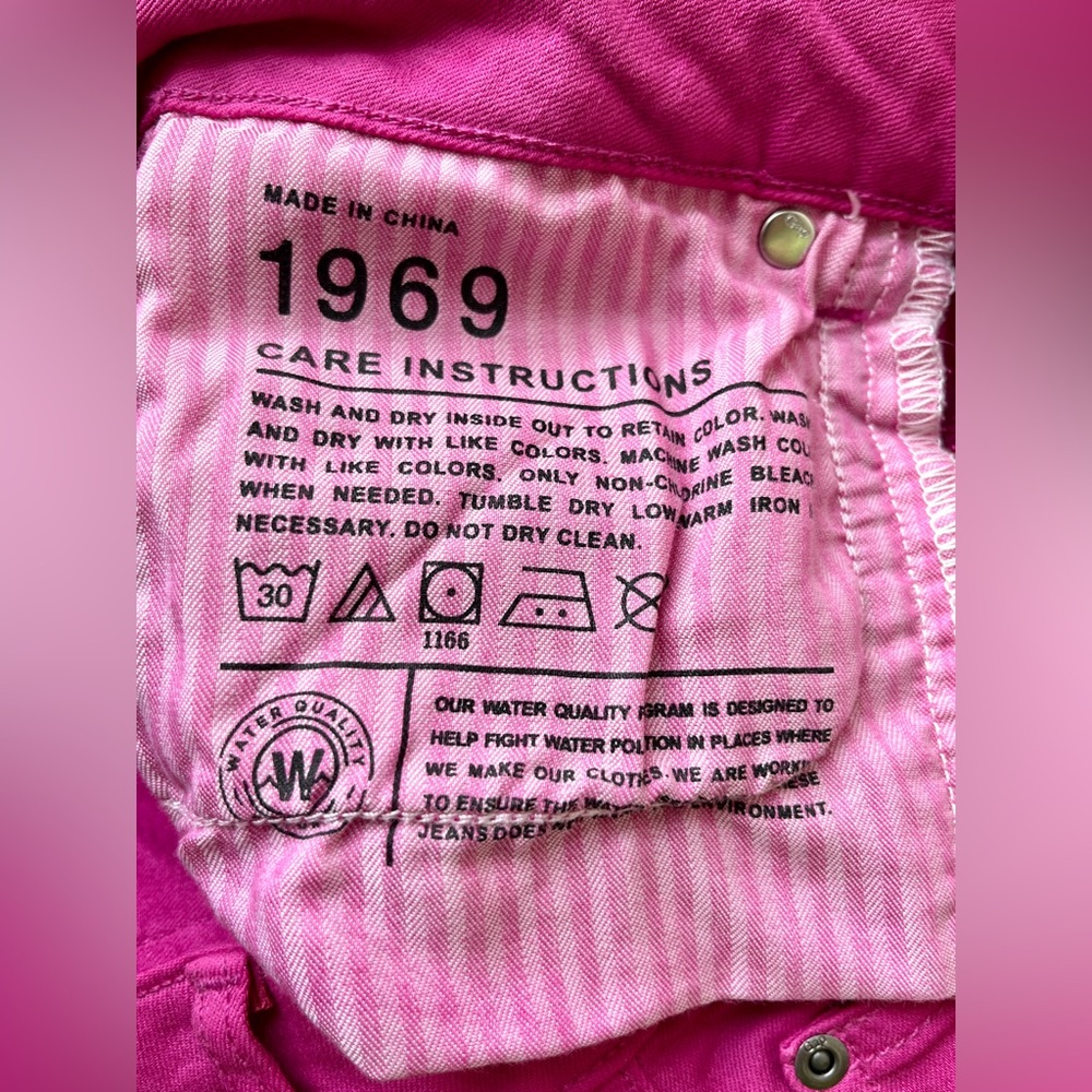 Junior’s Pink Jeans - Picture 4 of 14